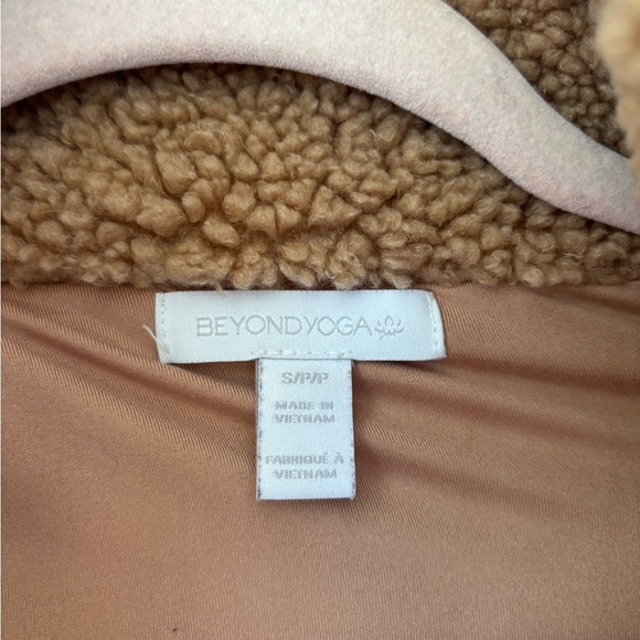 Beyond Yoga Tan Sherpa Pullover - Picture 6 of 6